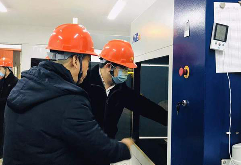 熱烈歡迎陜西雙創(chuàng)總經(jīng)理汪建川蒞臨哈工三維參觀指導(dǎo)！